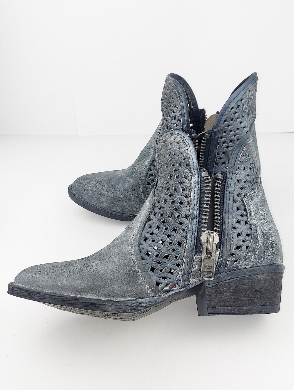 Corral Circle G Gray Distressed Cutout Ankle Booties NWOT - Picture 9 of 11